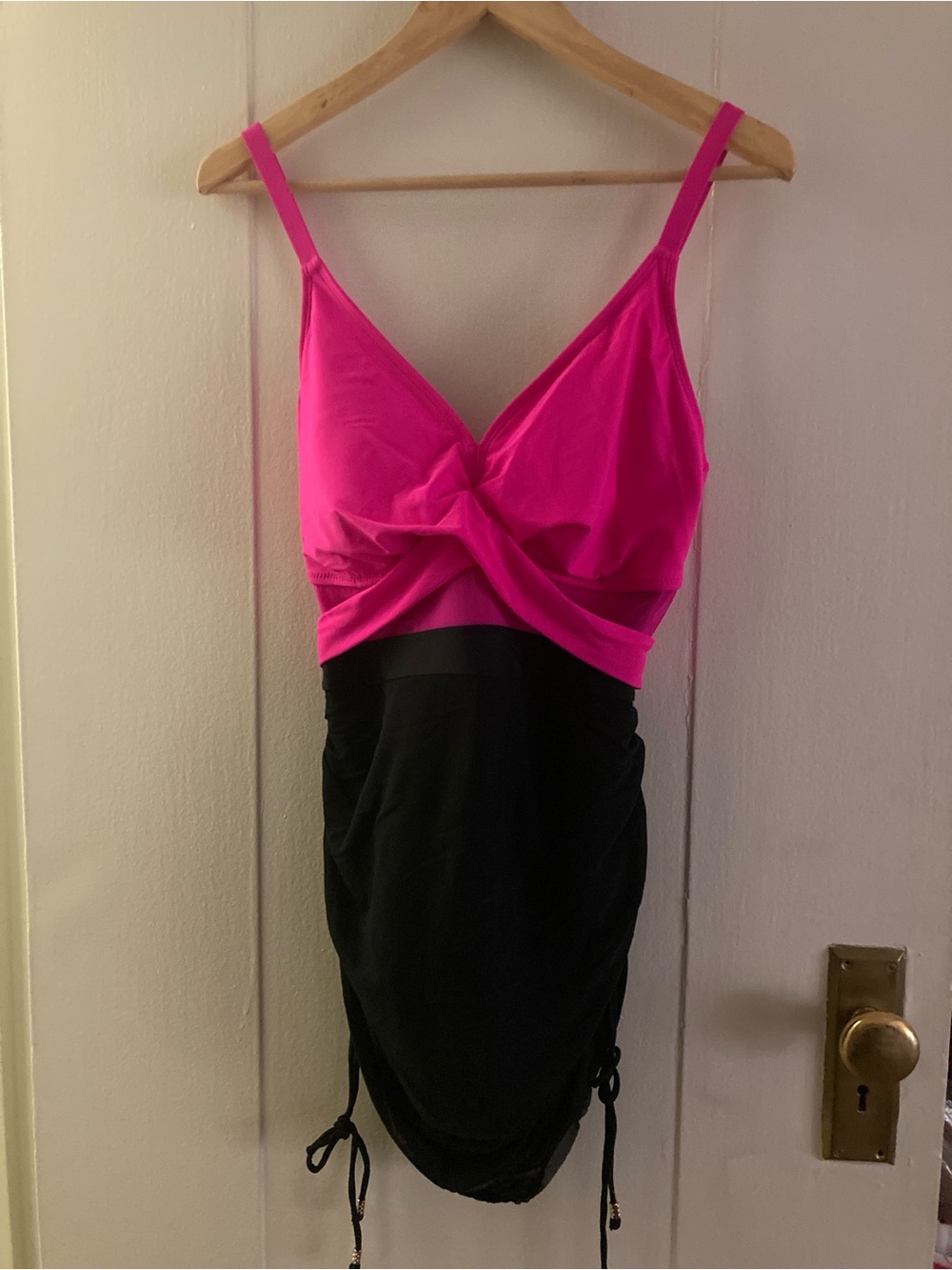 NWTs Pink/Black One piece Swimsuit, Size XL